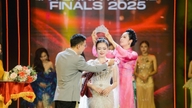 Nguyen Thu Ngasta tuli virallisesti toinen sija Miss Beauty Industry Vietnam & International -kilpailussa.
