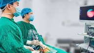 Succesfuld operation for et komplekst tilfælde af hjortesten hos en patient med cirrose.