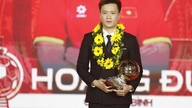 Hoang Duc vinder en dobbelt titel ved Vietnam Golden Ball Awards 2025.