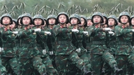 Diperlukan penelitian lebih lanjut mengenai komposisi pasukan parade dan barisan.