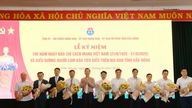 Dak Nong merayakan peringatan 100 tahun Hari Pers Revolusioner Vietnam dan memberikan penghargaan kepada jurnalis-jurnalis berprestasi di provinsi tersebut.