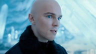 Nicholas Hoult, skurken Lex Luthor i Superman, tager modeverdenen med storm.