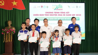 Teennie Clinic menyebarkan pesan "Merawat Senyum Anda".