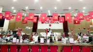 ធនាគារ Agribank បានខិតខំប្រឹងប្រែងពេញមួយថ្ងៃឈប់សម្រាក ដើម្បីធានាបាននូវការដឹកជញ្ជូនអំណោយទាន់ពេលវេលាដល់ប្រជាជននៅទិវាជាតិ ថ្ងៃទី 2 ខែកញ្ញា។