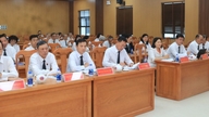 I membri del Consiglio popolare del Tribunale popolare della provincia di An Giang riassumono il loro lavoro nel 2025.
