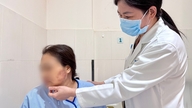 Krankenhausaufenthalt aufgrund der Behandlung von Schmerzen mit Akupunktur und Schröpfen.