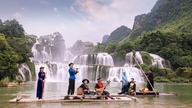 Menganjurkan 14 kursus latihan mengenai pemuliharaan warisan dan perlindungan alam sekitar di Geopark Non Nuoc Cao Bang.