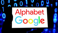 Alphabet overhaler Apple og bliver verdens næstmest værdifulde virksomhed.