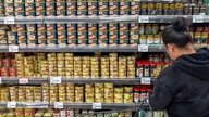 Ha Long -säilykeyhtiön tuotteita "ei ole" Hai Phongin supermarketeissa ja kaupoissa.