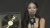Hứa Quang Hán vakte furore med sin 'søde dans' ved Golden Disc Awards i 2026.