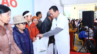 Ospedale oculistico di Binh Tam: un segno di umanità in ogni visita oculistica gratuita nelle zone remote.