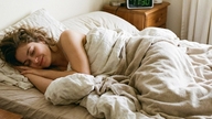 Tidur lebih lama di akhir pekan: Apakah itu ide yang bagus atau tidak? Sebuah penemuan yang mengejutkan!