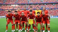USA suspenderer midlertidigt visumudstedelse for 75 lande, og kinesiske fans 'drømmer' om ændringer til VM i fodbold i 2026.