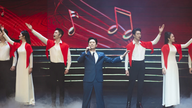 La canzone "Dear Party" della cantante Anh Tú sta ricevendo una "pioggia" di elogi.