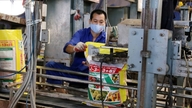 Renforcer la réglementation relative à la production, au commerce et à l'importation de produits chimiques.