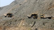 Změny předpisů o udělování licencí k těžbě nerostných surovin.