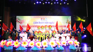 I bambini di Da Nang festeggiano il rinnovamento del Paese e la gloriosa nascita del Partito.