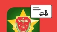 Dokumen registrasi kendaraan kini dapat ditunjukkan melalui VNeID saat pemeriksaan kendaraan.