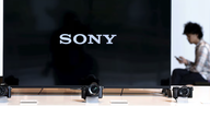 Sony televizyon işini TLC'ye devretti ve tamamen Japon yapımı televizyonlar küresel pazardan kayboldu.