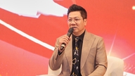 The reason why People's Artist Quoc Hung invited the female singer 25 years younger than him to duet in his new music video.