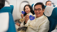 ក្រុមហ៊ុនអាកាសចរណ៍វៀតណាមផ្សព្វផ្សាយសារ "វៀតណាមរីករាយ" ពីលើអាកាស។