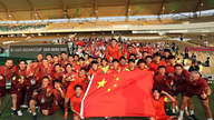 Los clubes de aficionados piden que se vistan camisetas rojas para animar al equipo sub-23, pero los internautas chinos responden: "Dame 500 yuanes y me la pondré".