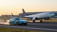 Xiaomi SU7 Max thử nghiệm tăng tốc 0–100 km/h: Vượt trội so với máy bay Boeing 737-800