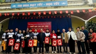 Das „Tet der Liebe“ wird behinderten Kindern in Soc Son und Dong Anh gebracht.
