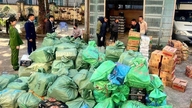 تقریباً 4 ٹن ساسیجز، سکویڈ پیٹیز، لابسٹر، اور نامعلوم اصل کی دیگر مصنوعات مارکیٹ میں فروخت کے لیے تیار کی جا رہی تھیں۔