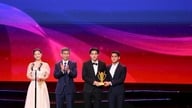 Dinh Bac og Thu Vinh blev hædret ved Victory Cup-gallaen i 2025.