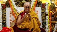 Grammy-palkinnot jaettiin Dalai Lamalle; Kiina reagoi.