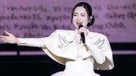 Duyen Quynh se omlouvá po odhalení skandálu se synchronizací rtů v rámci projektu „Pokračování příběhu míru“.