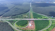 Godkendelse af kompensationsplaner, der dækker over 180 hektar jord til Dau Giay - Tan Phu Expressway-projektet, er gennemført.