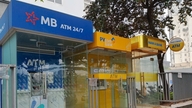 סצנות מוזרות מול כספומטים בערב טט (ראש השנה הירחי).