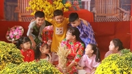 Os professores da cidade de Ho Chi Minh começaram a receber presentes de Tet (Ano Novo Lunar) no valor de 2 milhões de VND cada.