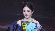 Diễn viên Dương Mịch lên tiếng về ồn ào tranh vị trí trung tâm với đồng nghiệp