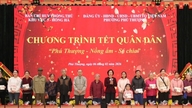 Tet-fest for soldater og civile i Phu Thuong: "Varme og deling"