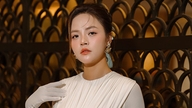 Skuespillerinnen Thu Quynh ser ut som en «dronning», Viet Huong og hennes unge ektemann er hengivne.