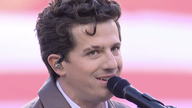 Charlie Puth a interpretat imnul național american într-o manieră impresionantă la Super Bowl 2026.