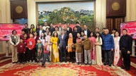 Wietnamczycy w Chinach wspólnie świętują Księżycowy Nowy Rok 2026.