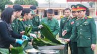 'Xuân đoàn kết - Tết ấm tình quân dân' tại Lữ đoàn 575