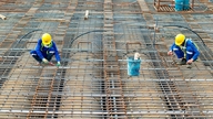 Hối hả thi công trên các dự án ngày cận Tết Bính Ngọ