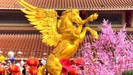 Ngắm linh vật ngựa vàng tung cánh trong ngôi chùa nổi tiếng ở Hà Tĩnh
