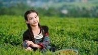 MC Thanh Mai și eleva ei Luu Huyen Anh au strălucit în ținute care au onorat cultura nord-vestului Vietnamului.