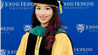 27 yaşındaki Vietnamlı kadın doktor, Harvard Üniversitesi'nden gelen uzmanlık eğitimini kabul etti.