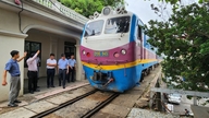 Sektor kereta api akan mengurangkan kekerapan kereta api penumpang dan pelancong yang melalui pusat bandar Hanoi.