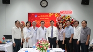Ledare för Tay Ninh-provinsens folkkommitté besökte och gratulerade läkare på den vietnamesiska läkardagen.