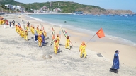 เทศกาลประมงอันคึกคักซึ่งจัดมายาวนานกว่า 200 ปี จัดขึ้นที่เมืองกวีญอน