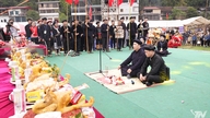 Festival Ba Be Long Tong 2026: Suasana musim bunga yang meriah di sekitar tasik.