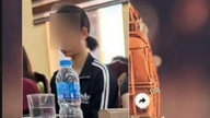 Was sagte die Lehrerin in ihrer Antwort auf die Anschuldigungen, sie habe Zweitklässler gezwungen, den Boden abzulecken?
